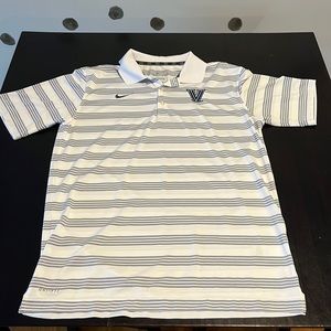 Excellent condition men’s M Villanova Nike DRI-Fit polo